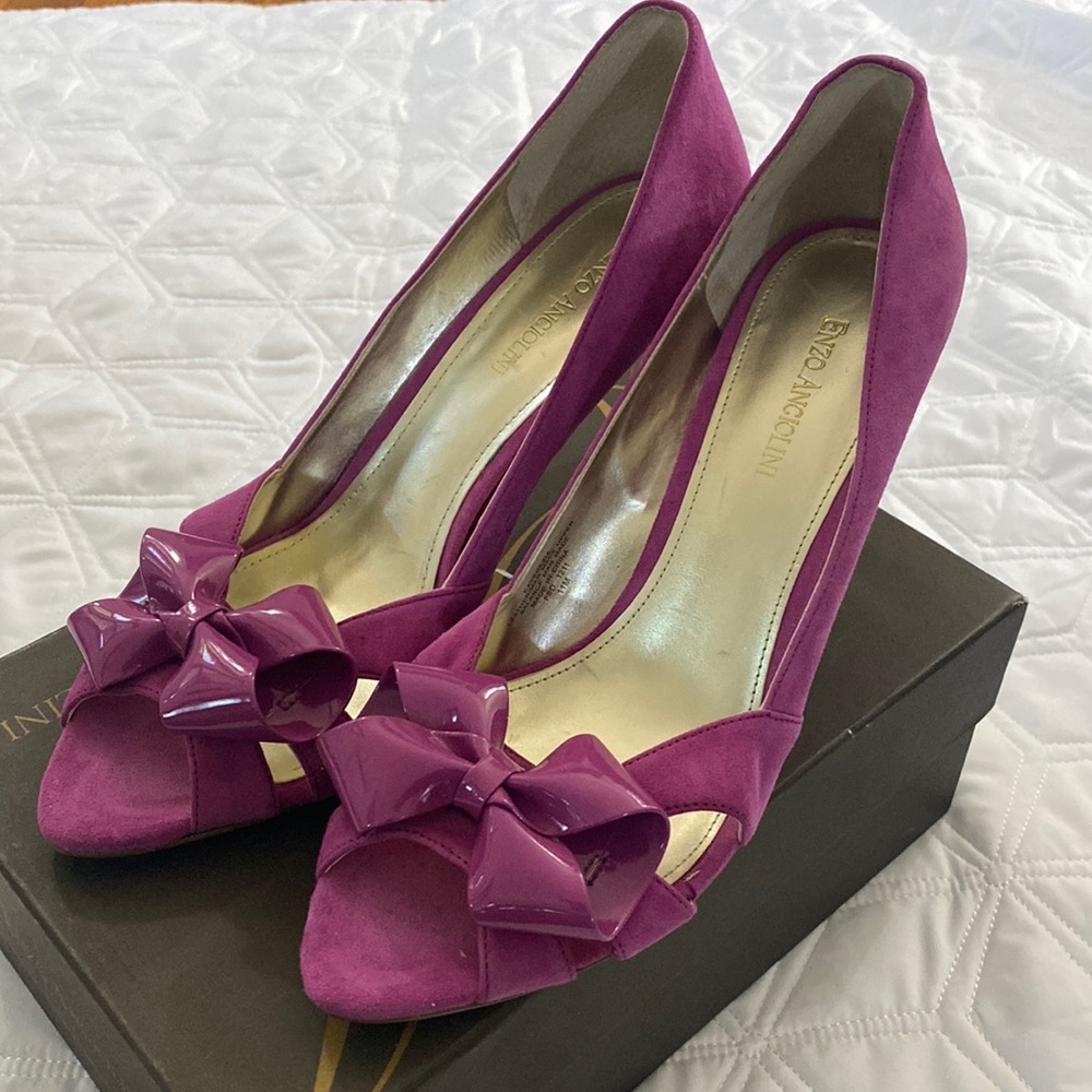 Enzo Angiolini peep toe pumps.